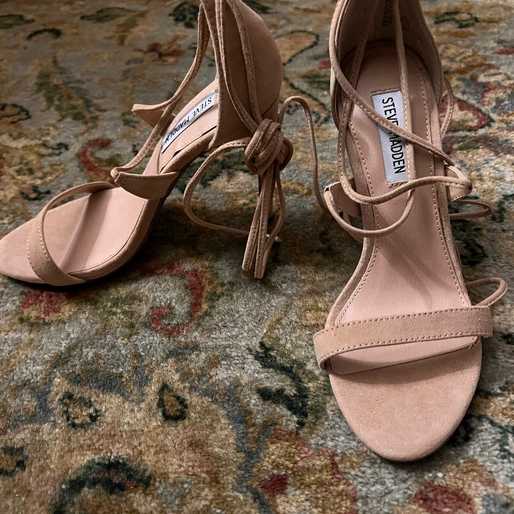 Steve Madden scrappy heel - new
